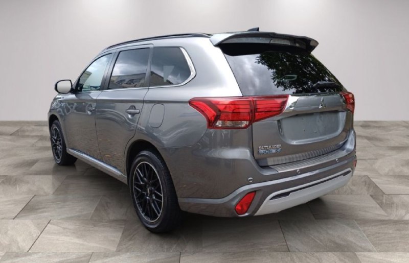 Mitsubishi Outlander PHEV Spirit