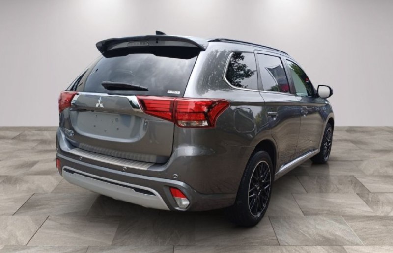Mitsubishi Outlander PHEV Spirit